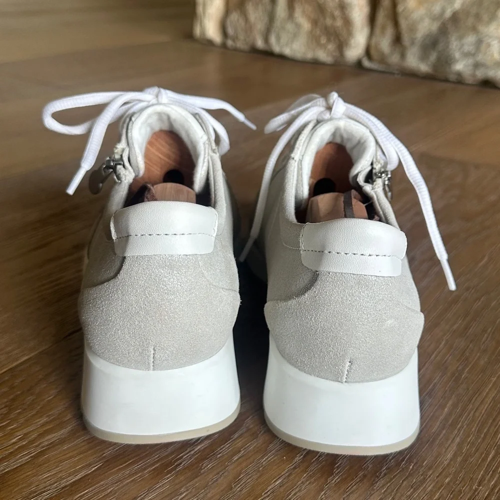 Munro Sutton Sneaker Metallic Silver White Zip Comfort Shoe 9WW Wide Width